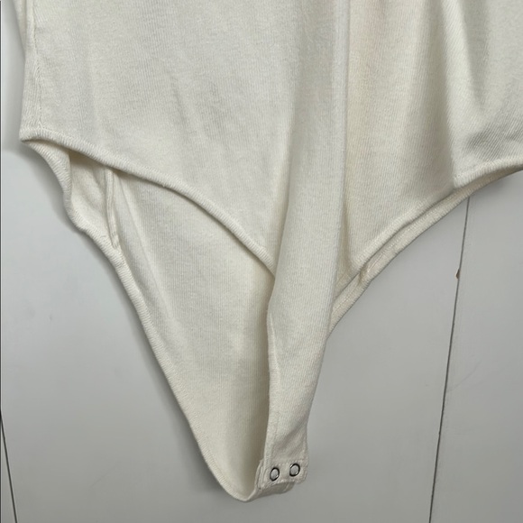 White Long Sleeve Bodysuit forever 21 - Picture 4 of 6